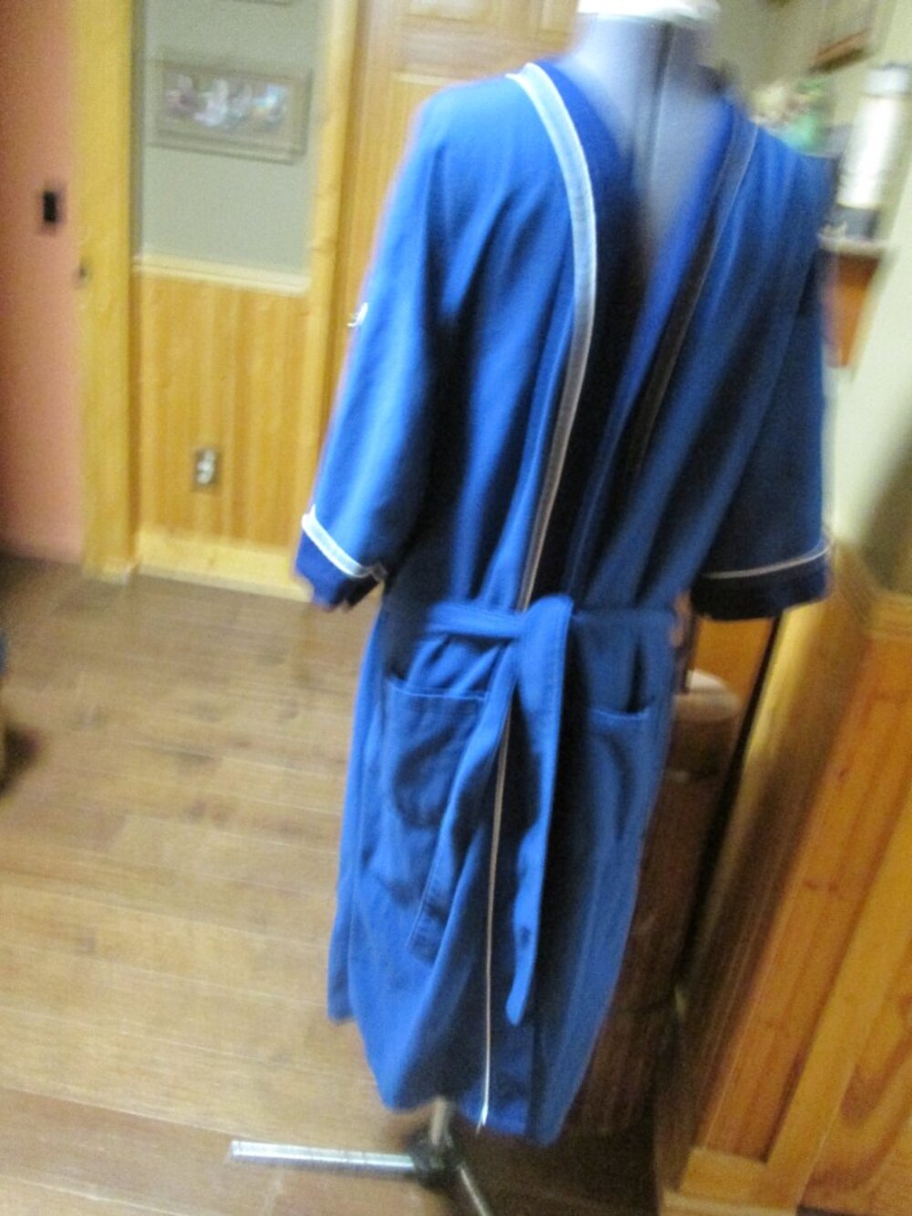 Mens Med Arrow med blue 70s  robe knee length
